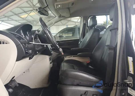 2013 Chrysler Town & Country Touring z USA, uszkodzony, nr VIN 2C4RC1BG2DR821160